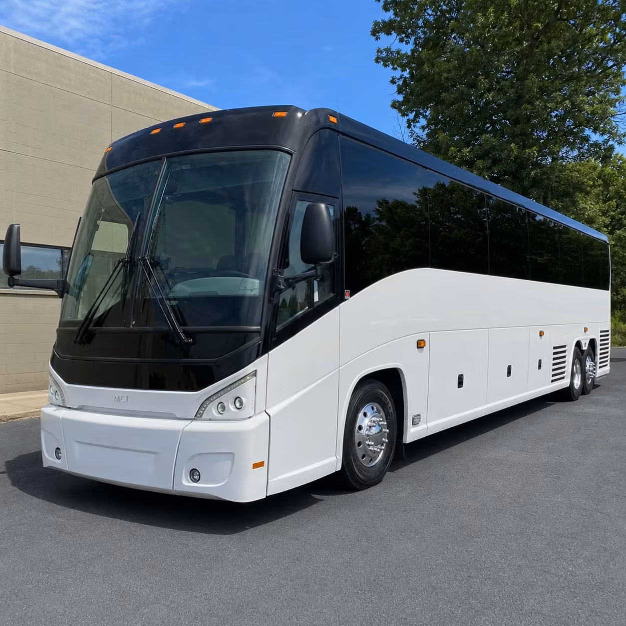 airport transfer shuttles for military and government personnel at yuma international airport